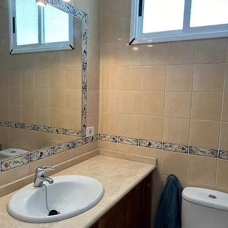 Veramar Prime Beachfront Location, Free Parking, Steps To The Los Cristianos (Tenerife)