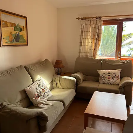Prime Beachfront Location, Free Parking, Steps To The Apartment Los Cristianos (Tenerife)